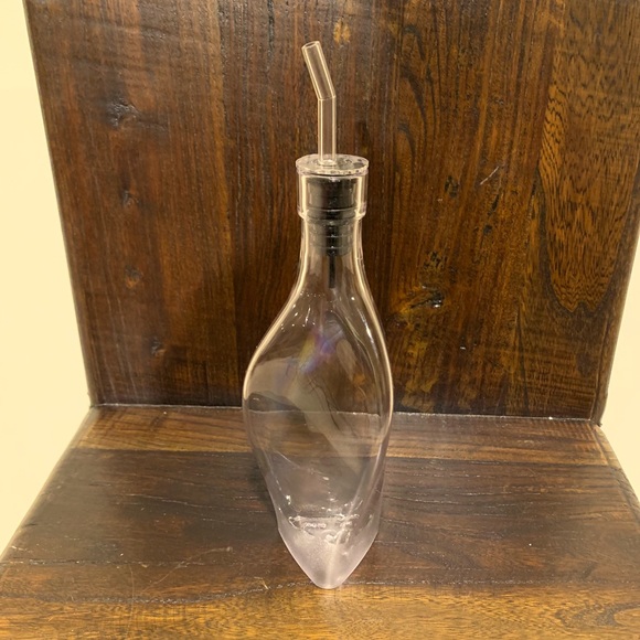 Tupperware Sheerly Elegant oil bottle